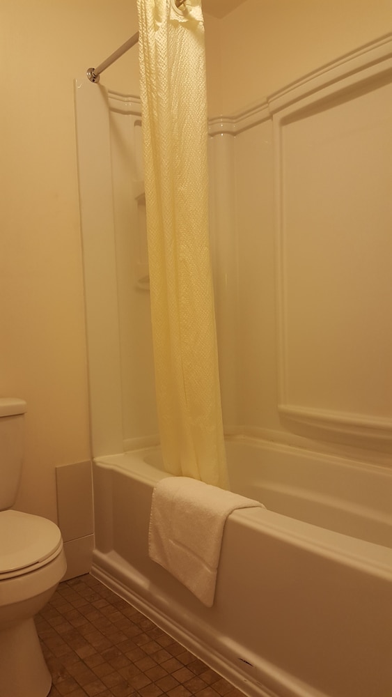 Standard Room, 1 King Bed, Non Smoking - Photo 9