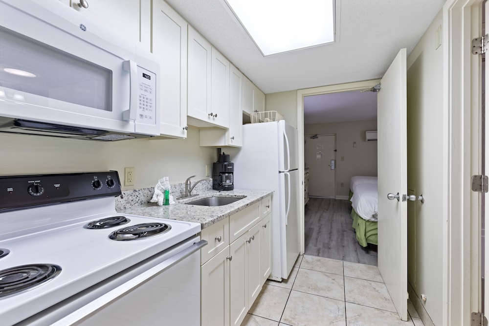 Condo, 1 Bedroom, Balcony, Ocean View, Magnolia, Full Kitchen photo 3