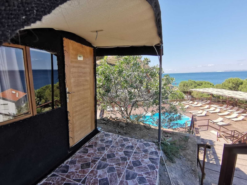 Basic Tent, 1 Double Bed, Partial Sea View, Slope side photo 2