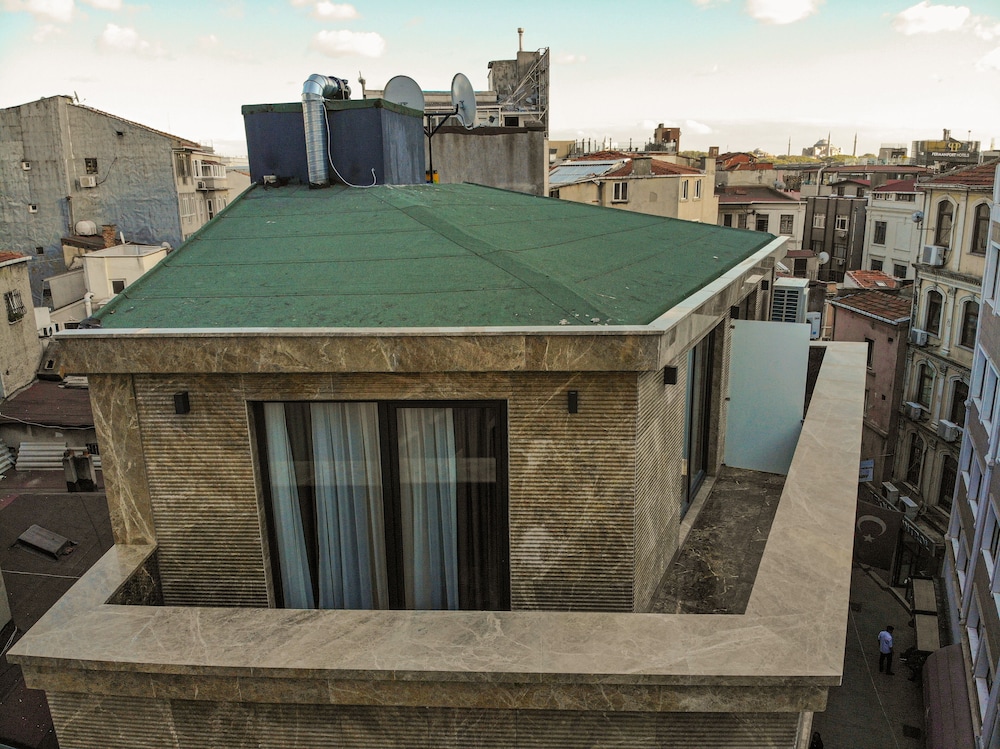 Deluxe Room, 1 Queen Bed, Terrace photo 1