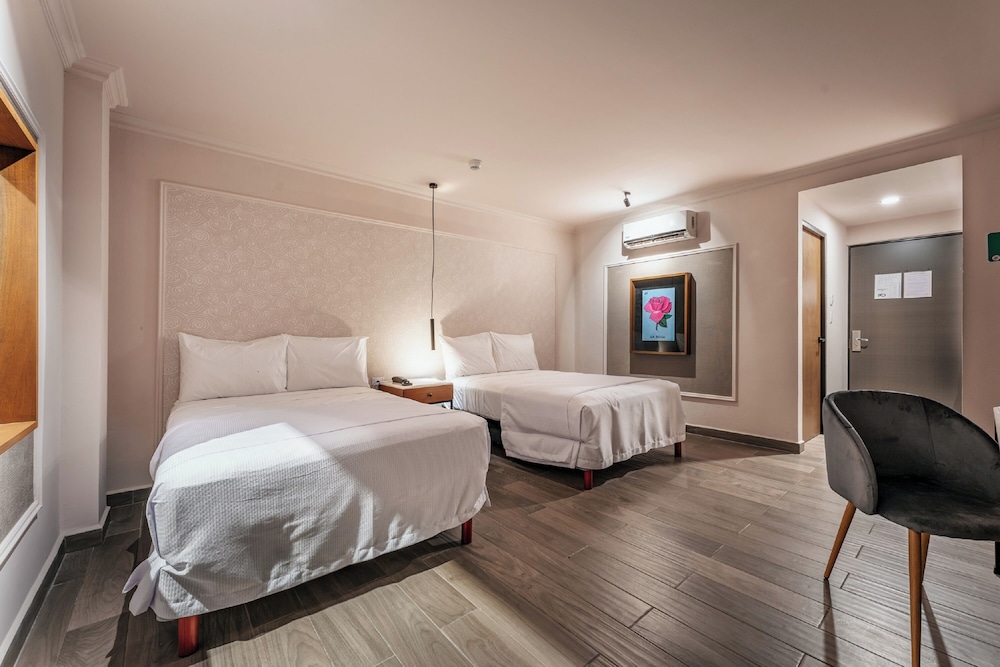 Double Room - Photo 11