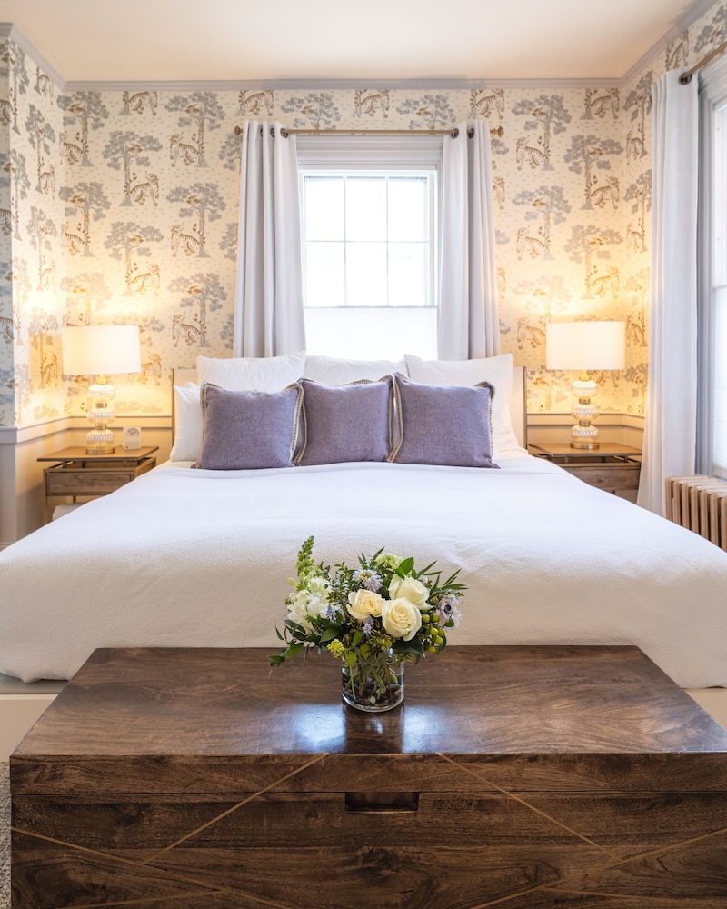 Deluxe Double Room, 1 King Bed, Non Smoking (1)