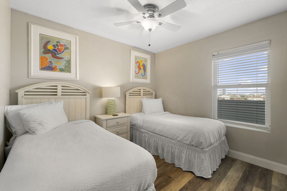 Condo, 2 Bedrooms, Beach View (Pelican 613) photo 2