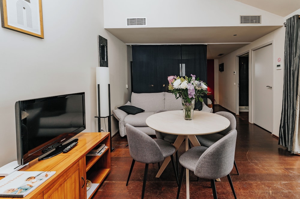 Suite, Jetted Tub, Garden Area