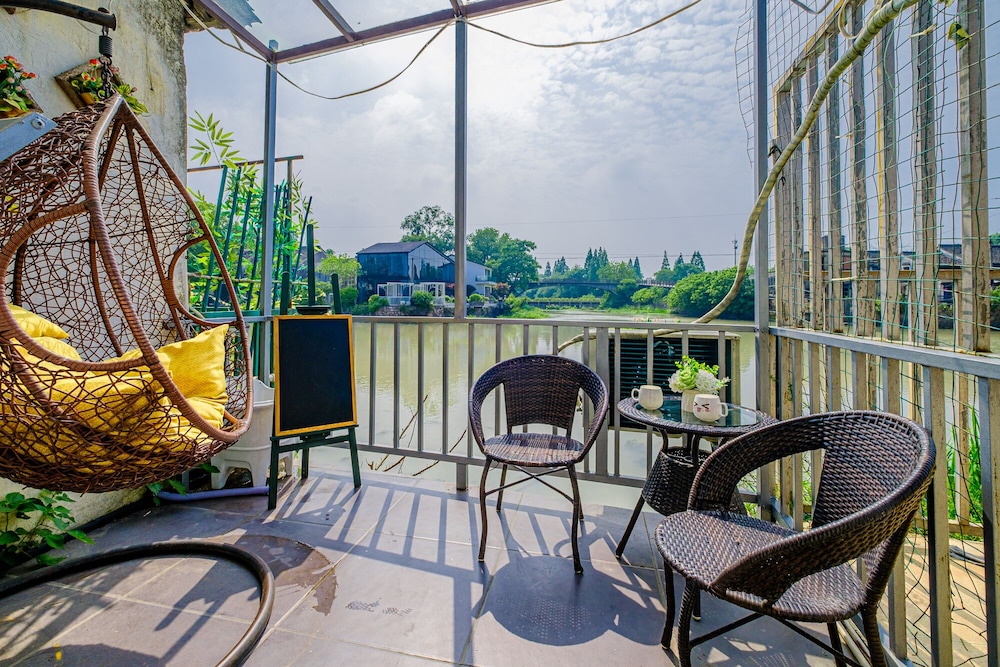 Signature Loft, 3 Bedrooms, Pets Allowed, Canal View photo 3