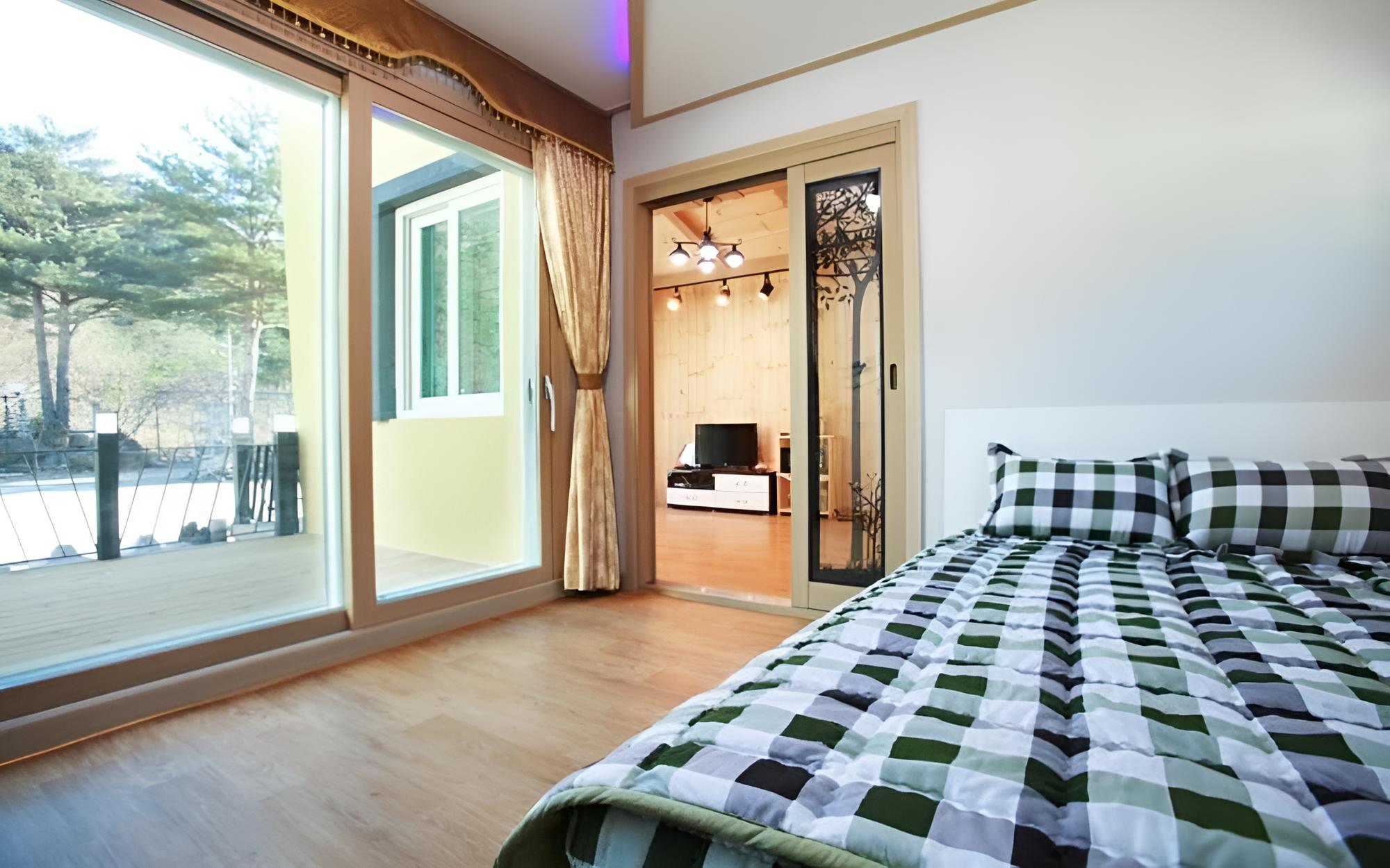 Room (Sun (Unshared House)) photo 1