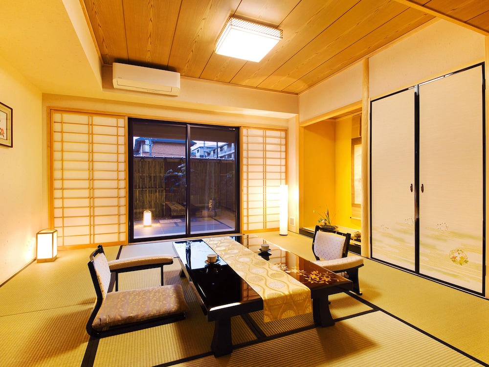Japanese Style Room with Japanese Private Stone Garden (36sqm)