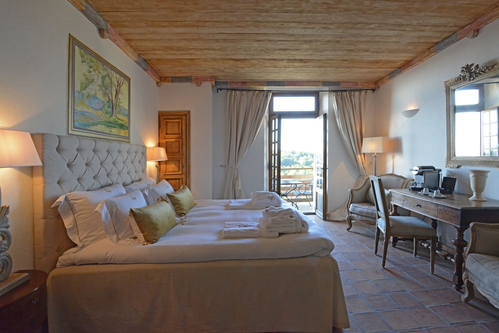 Deluxe Double Room - Photo 8