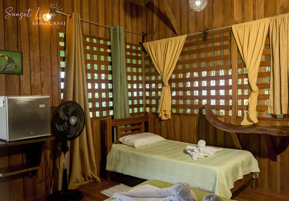 Standard Triple Room, Balcony, Partial Sea View photo 2