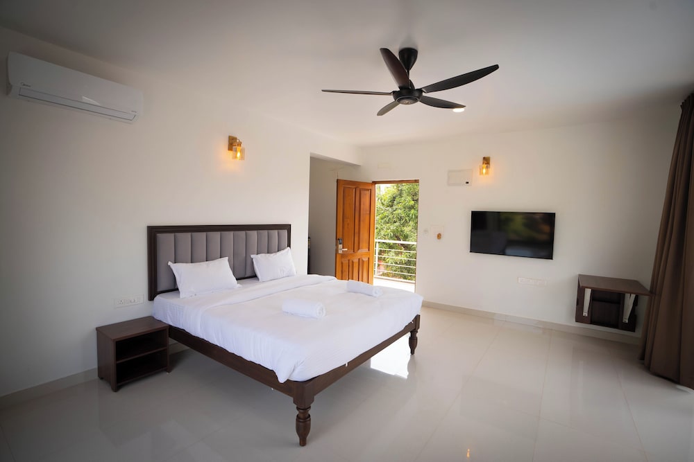Premium Room, Balcony, Pool View photo 1