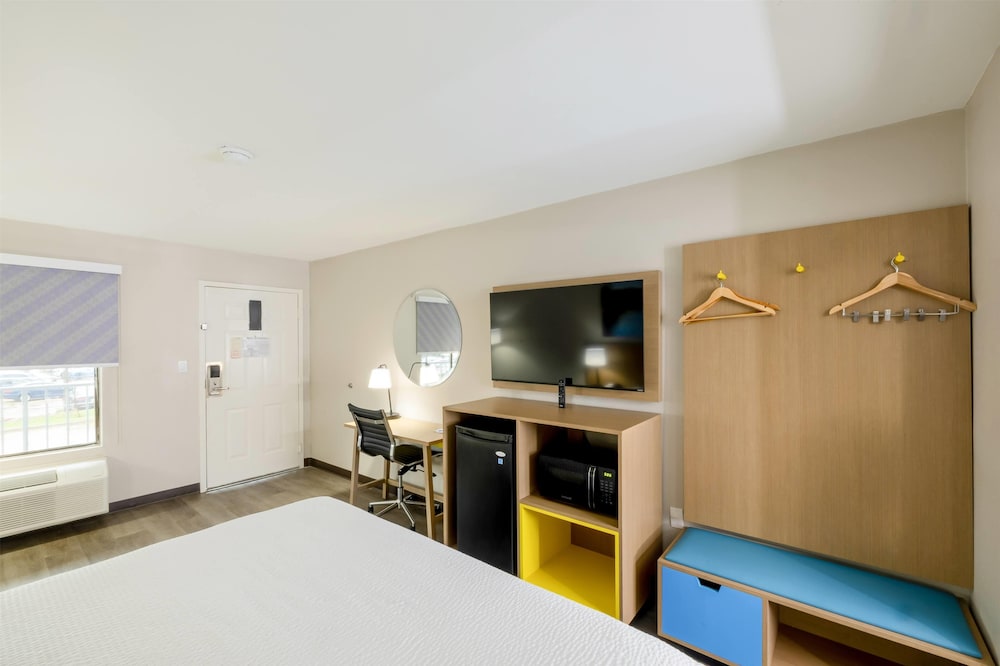 1 King Bed, Superior Room, Non-Smoking - Photo 3