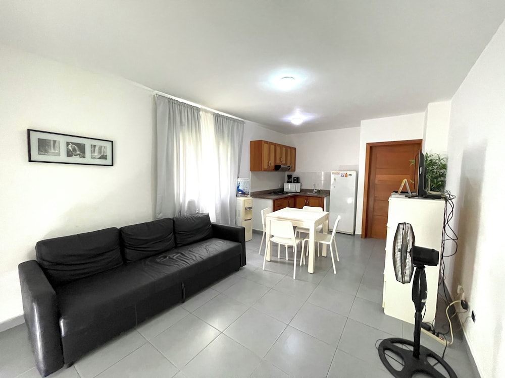 Presidential Apartment, Garden View