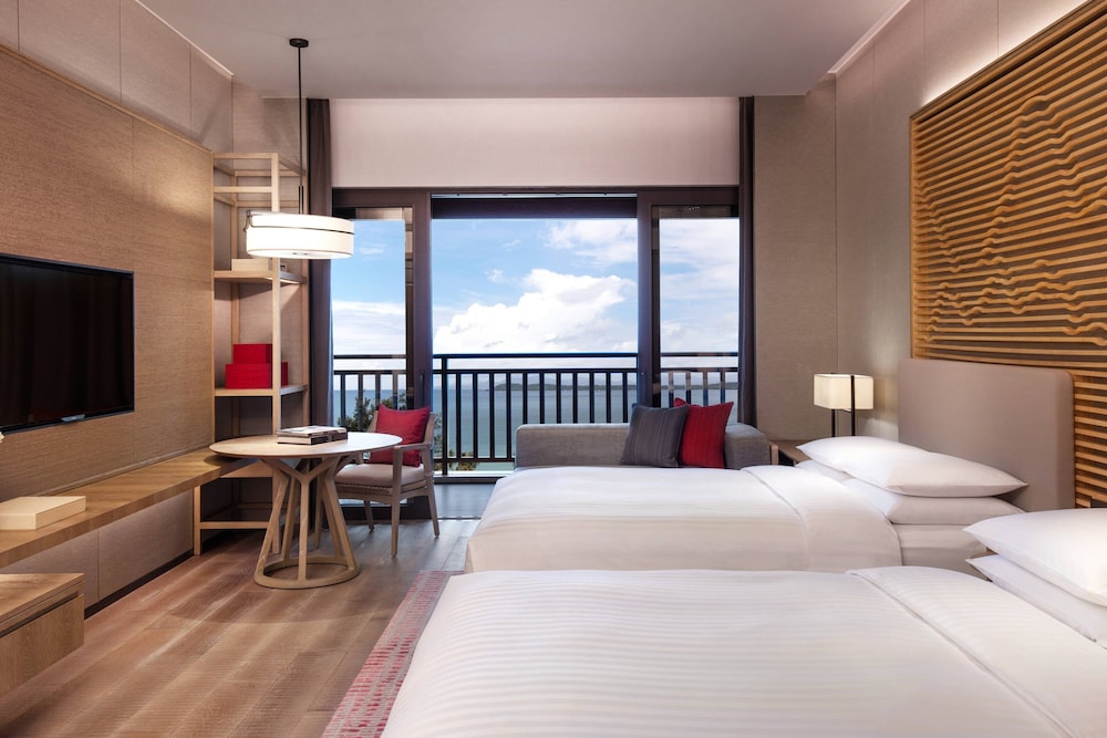 Grand Room, 2 Double Beds, Sea View photo 1