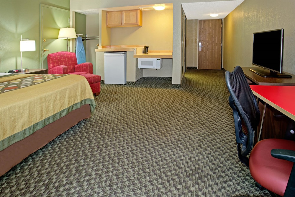 Room, 1 Queen Bed - Photo 2