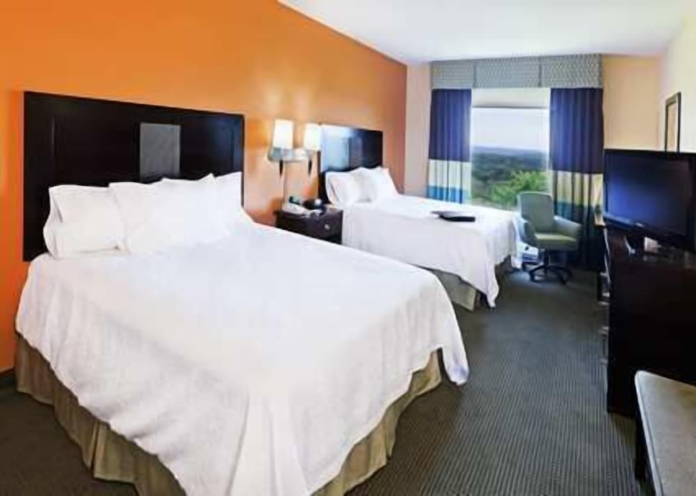 Room, 2 Queen Beds, Accessible, Non Smoking - Photo 2