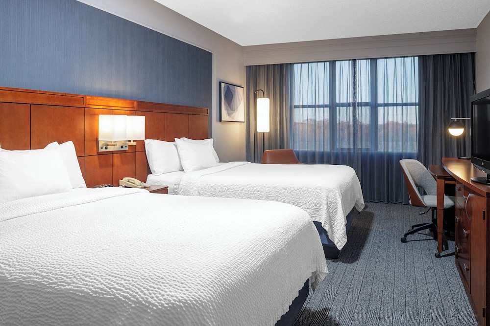 Room, 2 Queen Beds (Hearing Accessible) - Photo 1