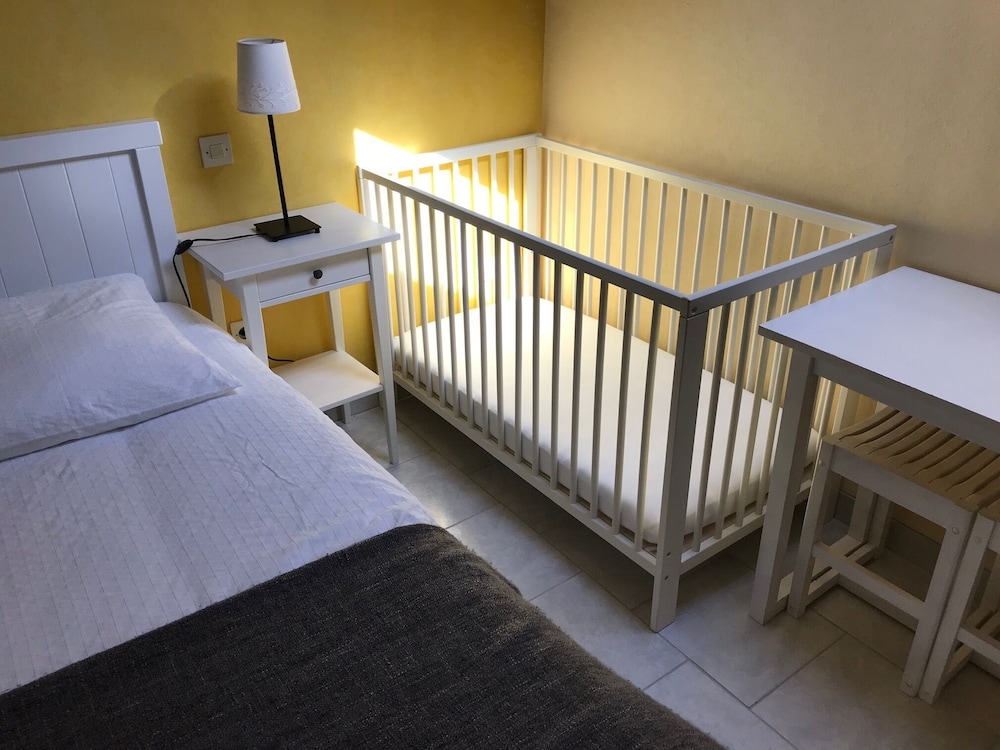 Family Suite, Private Bathroom (Chambre Mirabelle) photo 2