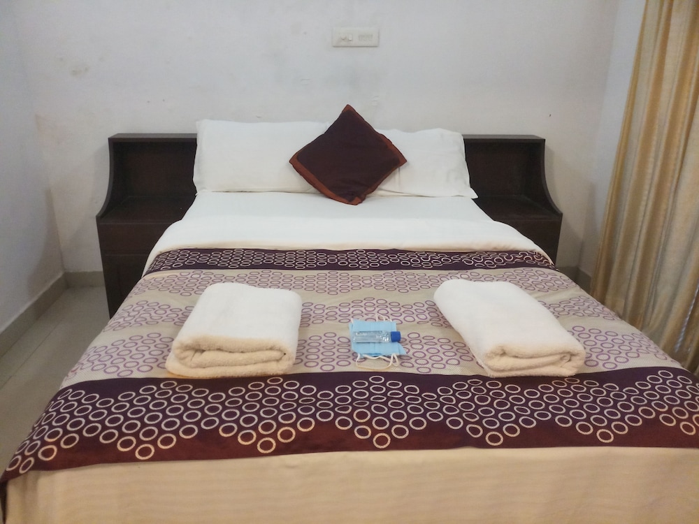 Executive Room, 1 Bedroom, Partial Lake View photo 3
