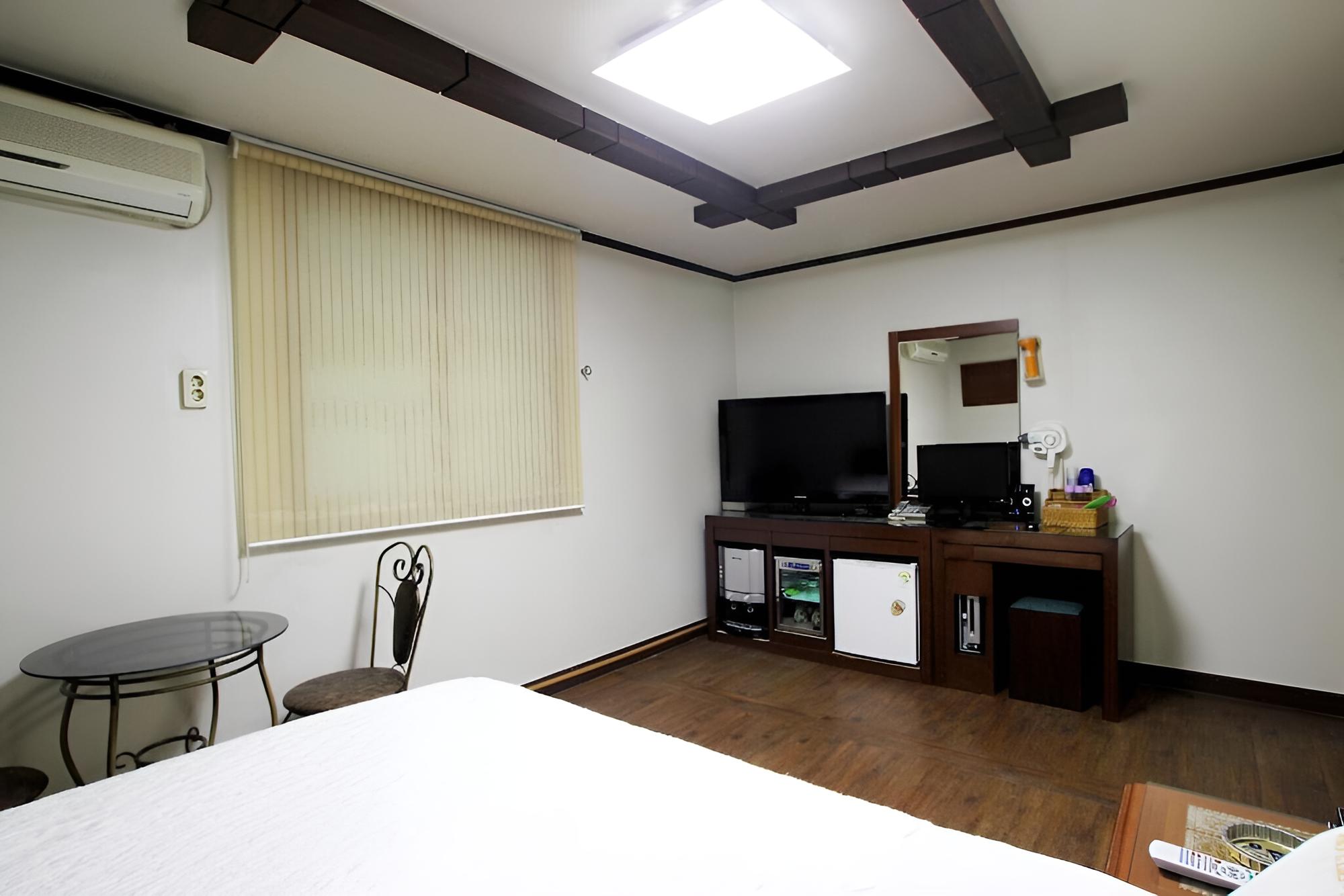 Room (Suite room) - Photo 1