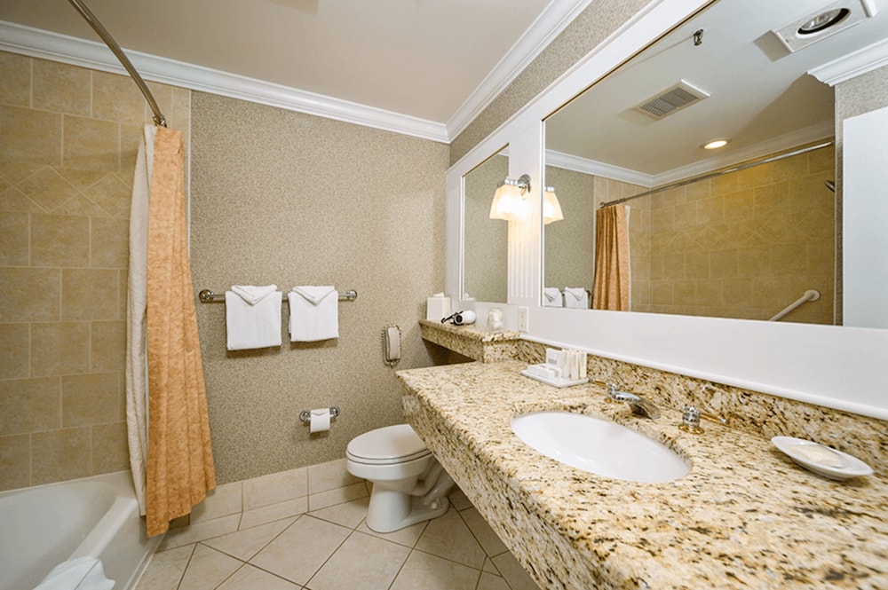 Luxury Room, 2 Queen Beds - Photo 2