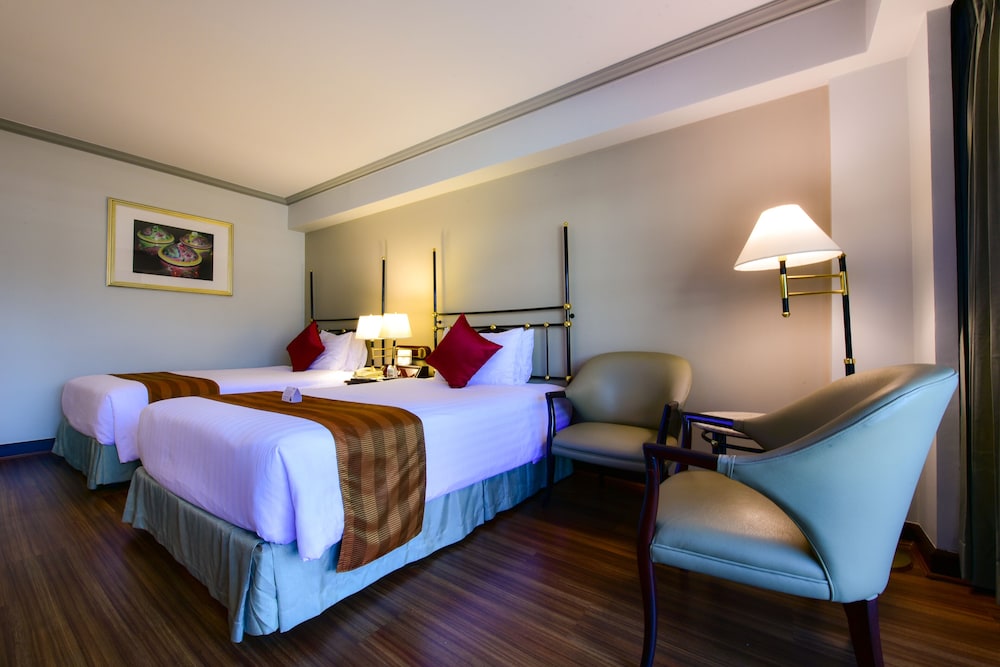 Deluxe Room - Photo 13
