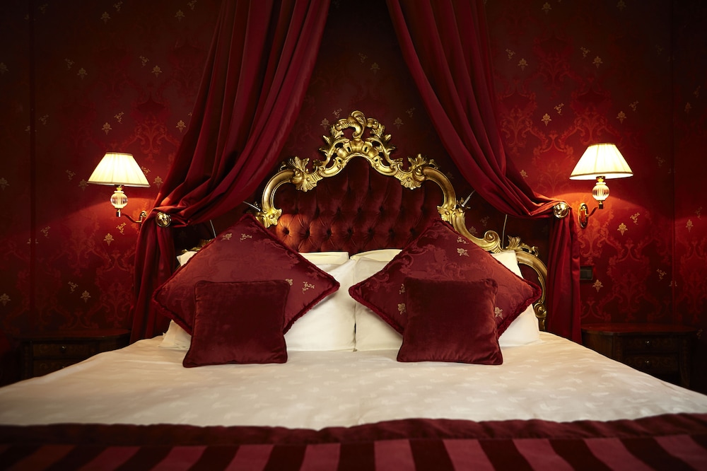 Superior Double or Twin Room photo 3