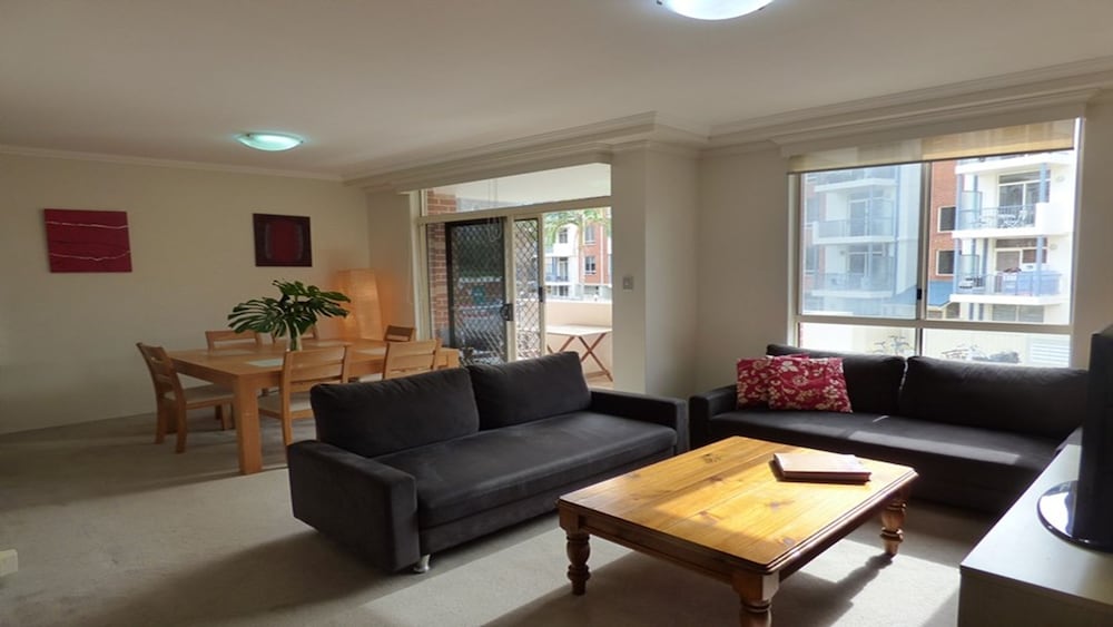 Apartment, 2 Bedrooms, Pool Access