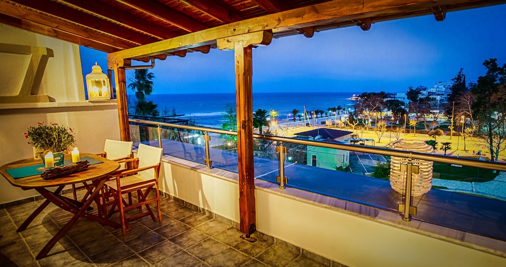 Suite, 2 Bedrooms, Balcony, Sea View photo 3