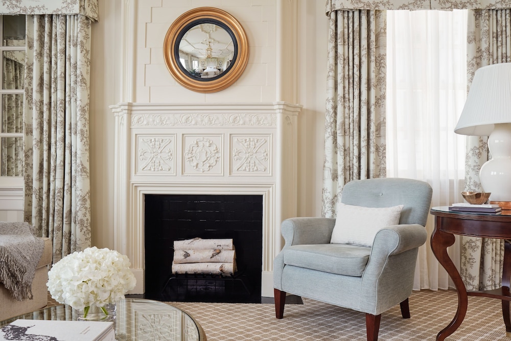 Junior Suite, Park View (Lafayette)