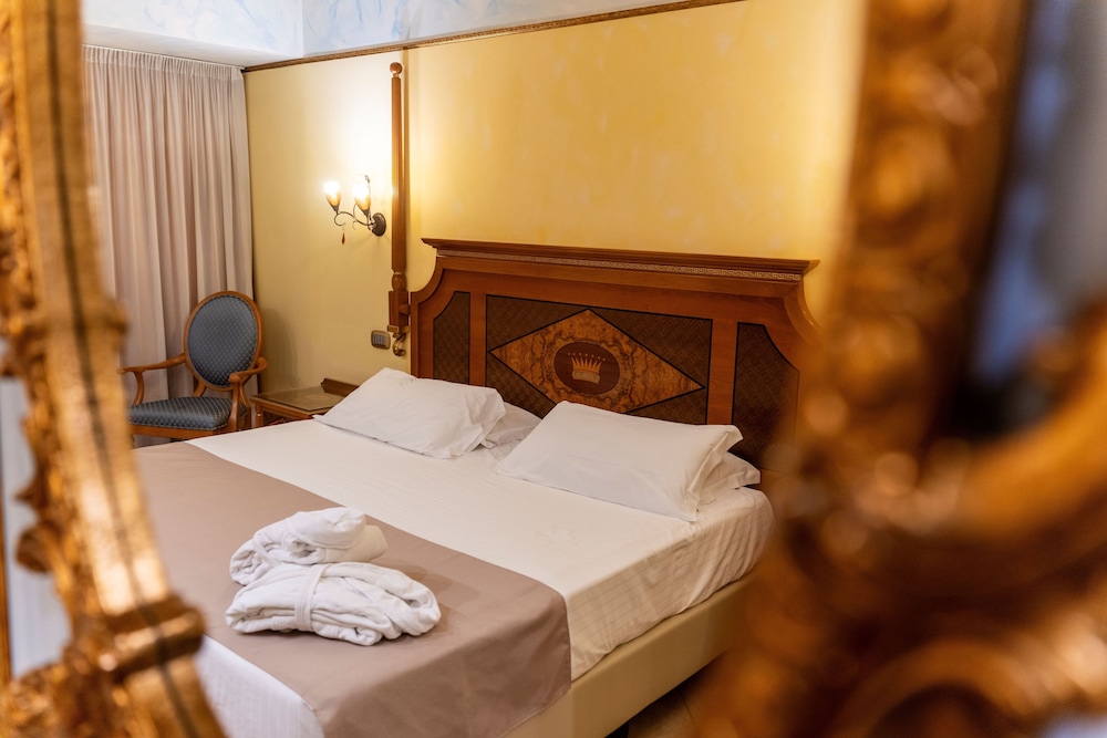 Standard Double Room - Photo 2