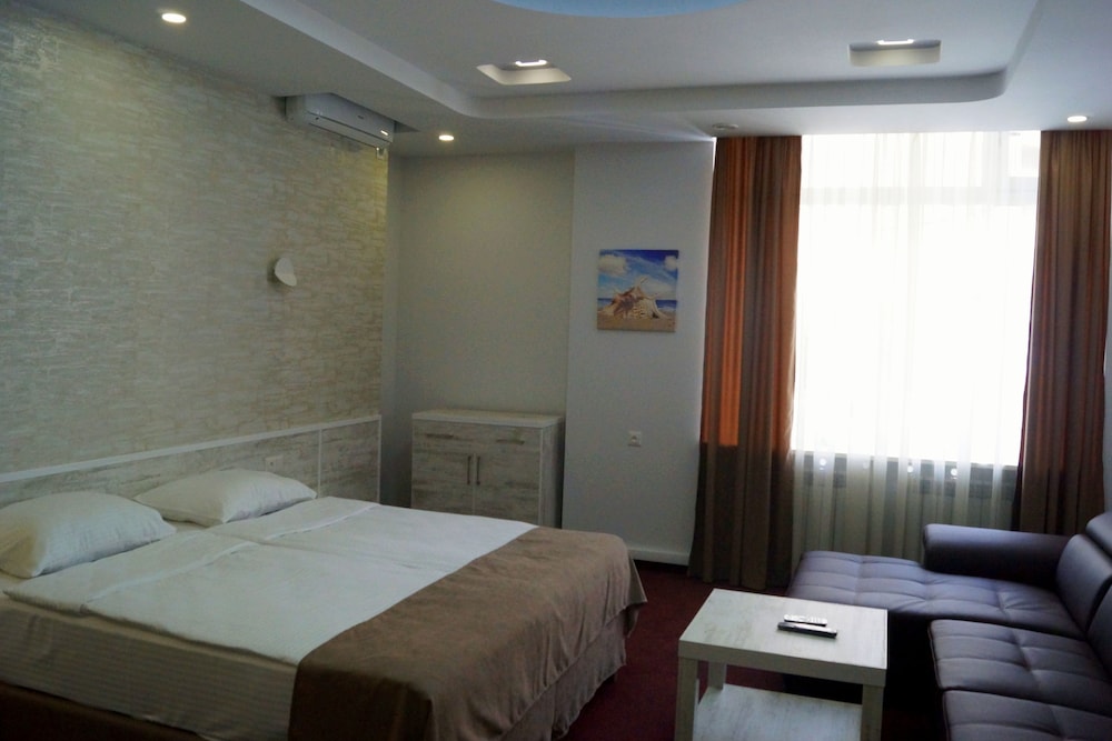 Standard Triple Room, 1 Bedroom photo 2