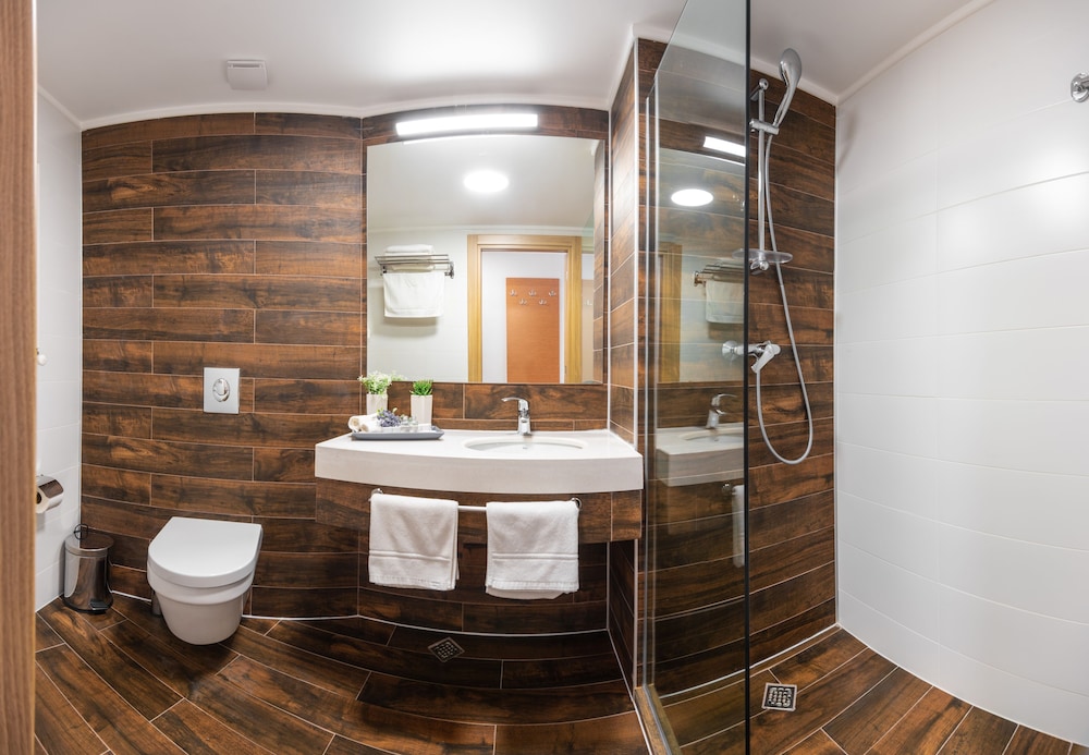 Standard Double Room - Photo 18