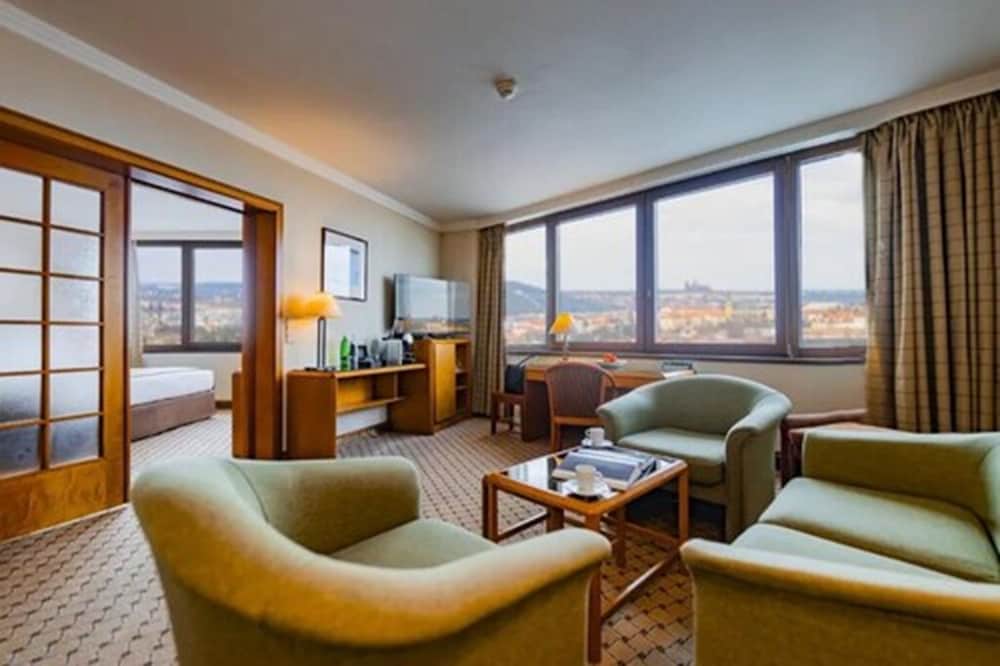 Premium Studio Suite - Photo 1