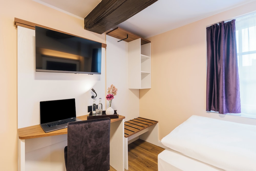 Single Room photo 2