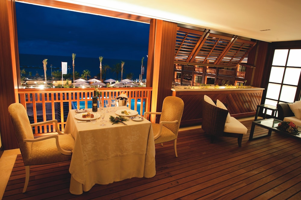 Superior Family Room, Pool or Sea View, Terrace thumbnail 6