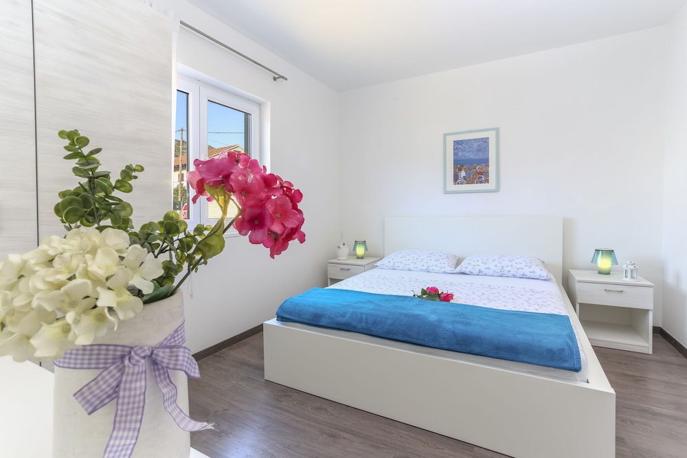 Apartment, 1 Bedroom, Sea View photo 3