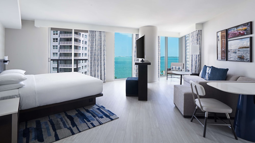 Junior Suite, 1 King Bed with Sofa bed, Balcony