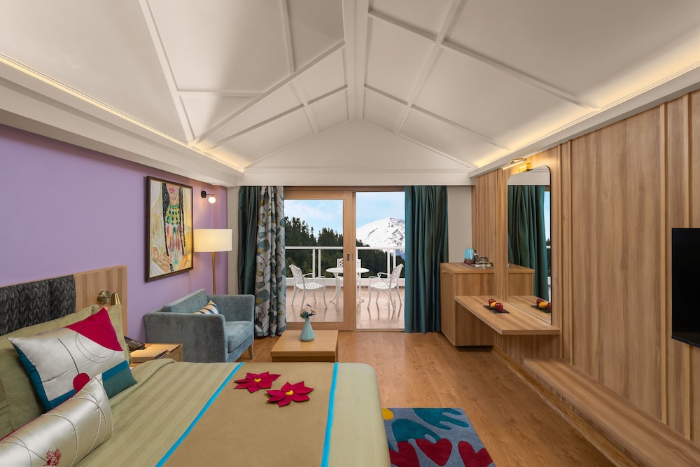 Deluxe Studio Suite - Photo 1