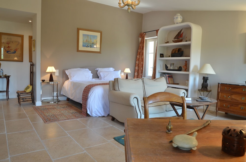 Deluxe Double Room, Private Bathroom, Garden View photo 1