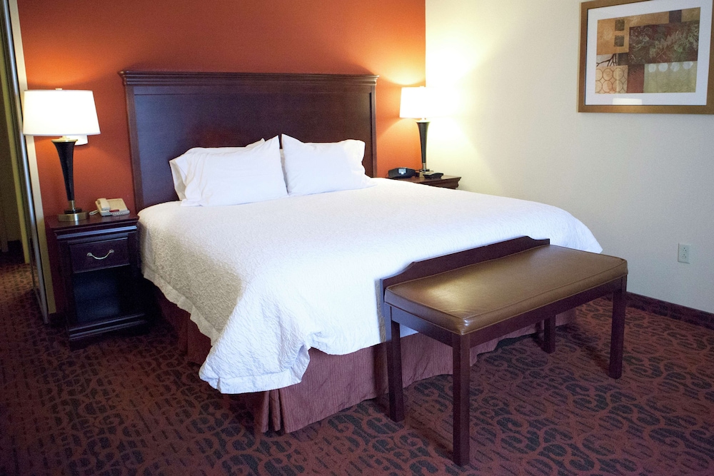 Standard Room, 1 King Bed, Non Smoking - Photo 2