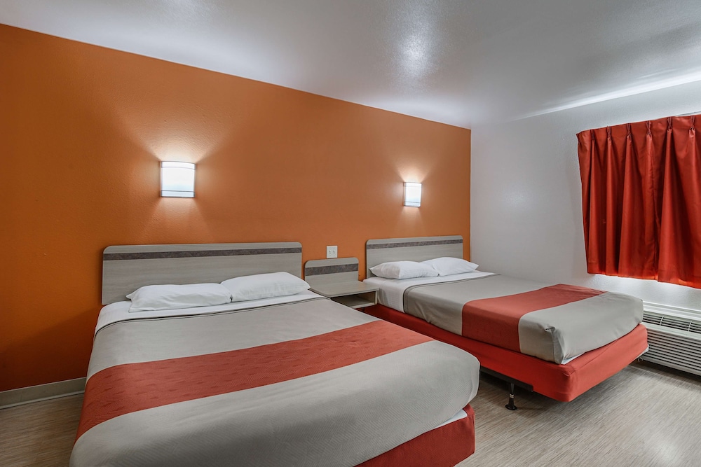 Deluxe Room, 2 Queen Beds, Accessible, Non Smoking photo 2