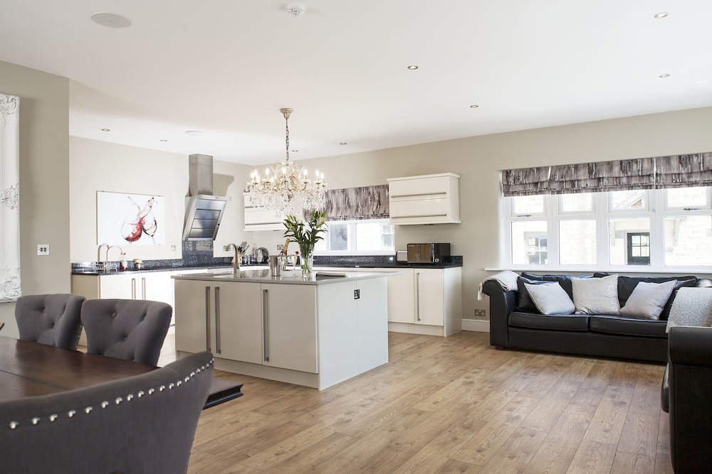 Luxury Apartment, 2 Bedrooms, Valley View, Garden Area, photo 6