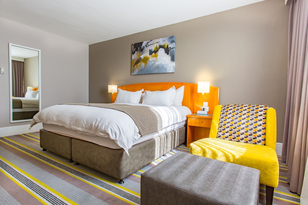 Standard Room, 1 King Bed, Accessible - Photo 3