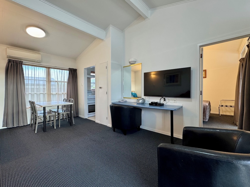 Family Room, 1 Bedroom photo 1