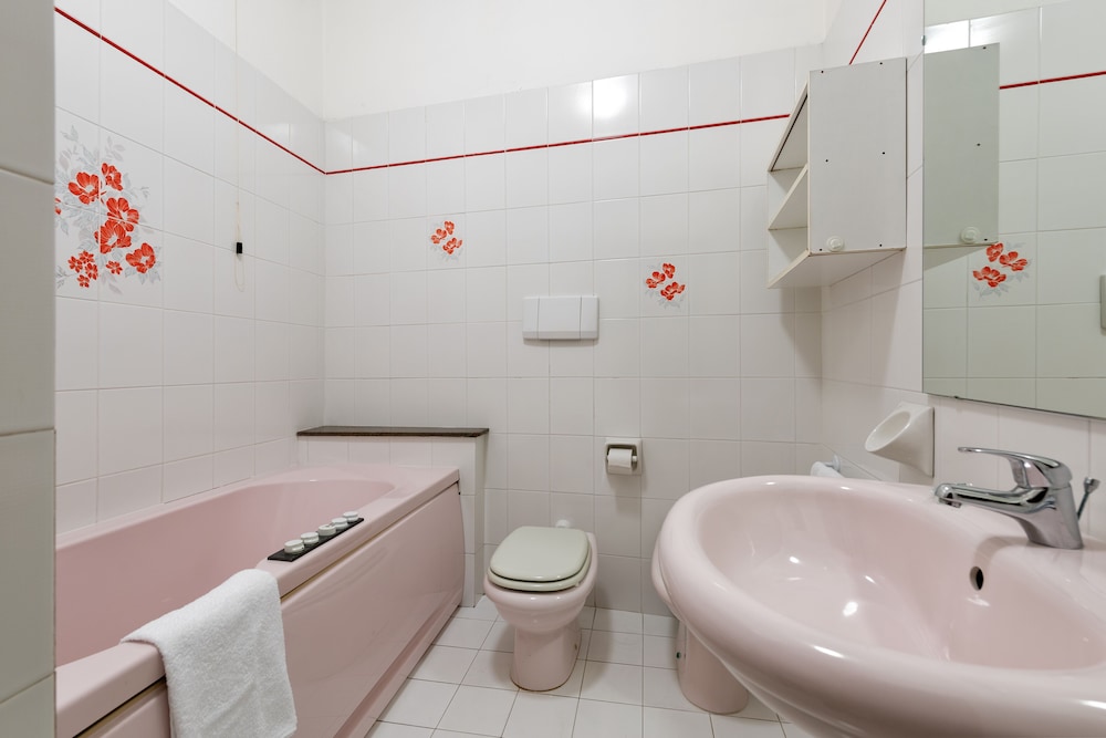 Standard Room - Photo 8