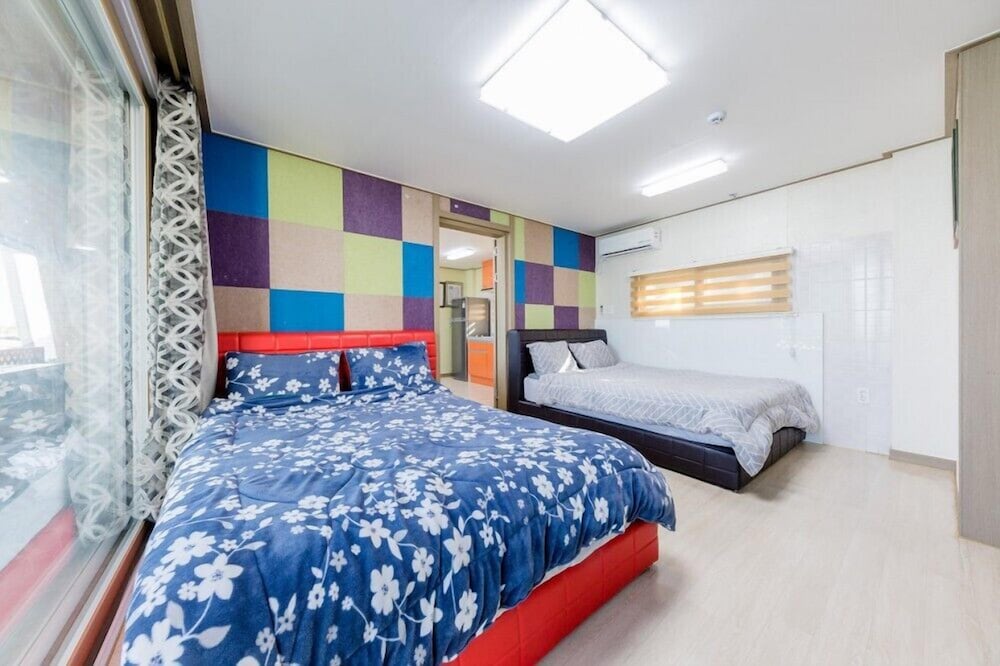 Room (family 1) - Photo 10