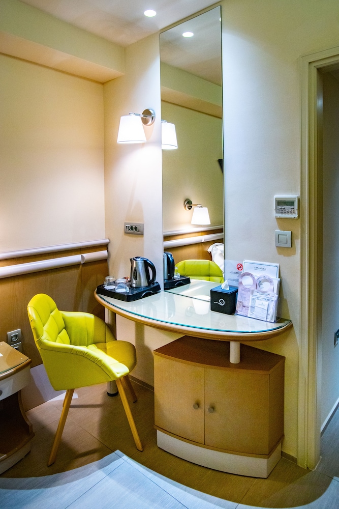Family Room, Connecting Rooms, Partial Sea View