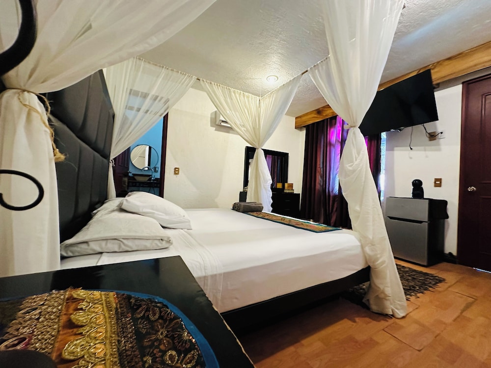 Comfort Double Room (Partial Lagoon View) photo 3