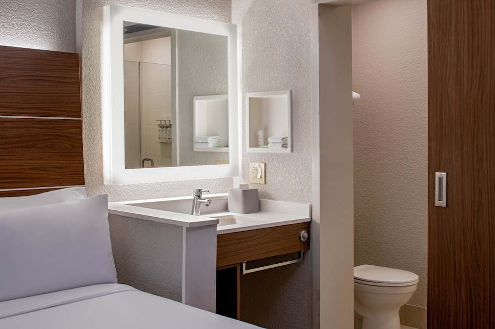 Standard Room, 2 Double Beds (Extra Floor Space) - Photo 7