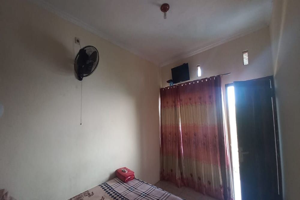 Basic Double Room photo 3